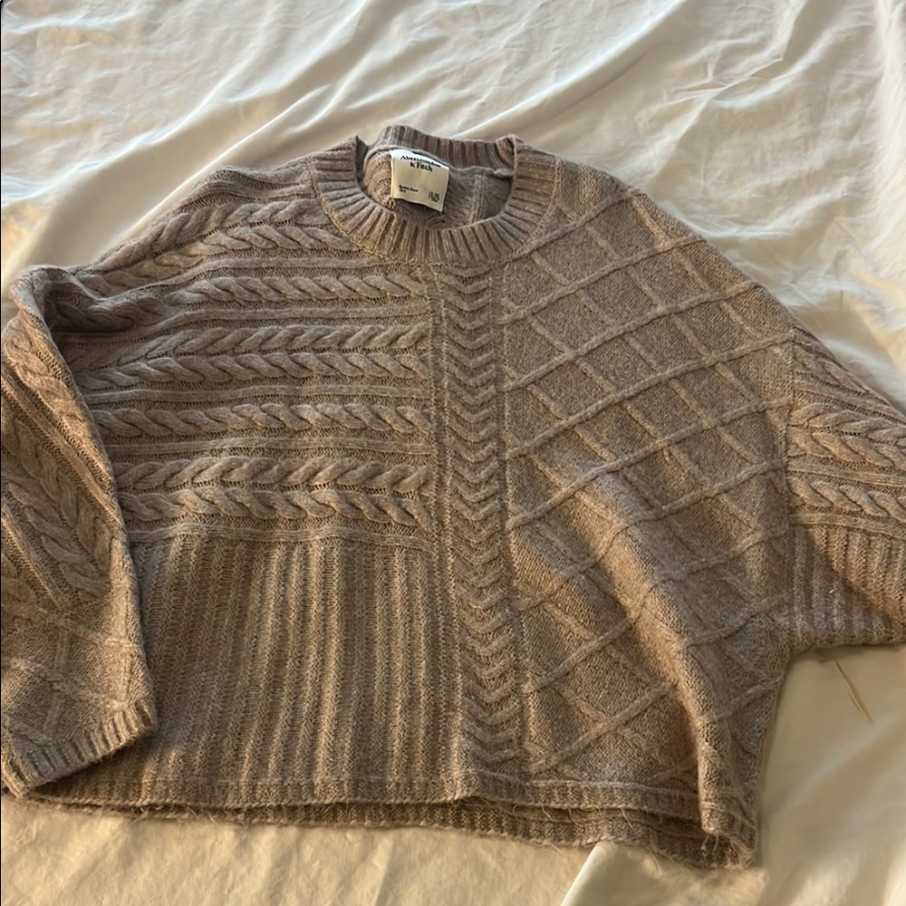 Abercrombie & Fitch Tan Crew Neck Sweater with Geometric Knit